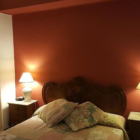 Hostal Residencia Catalina ปาลามอส ภายนอก รูปภาพ