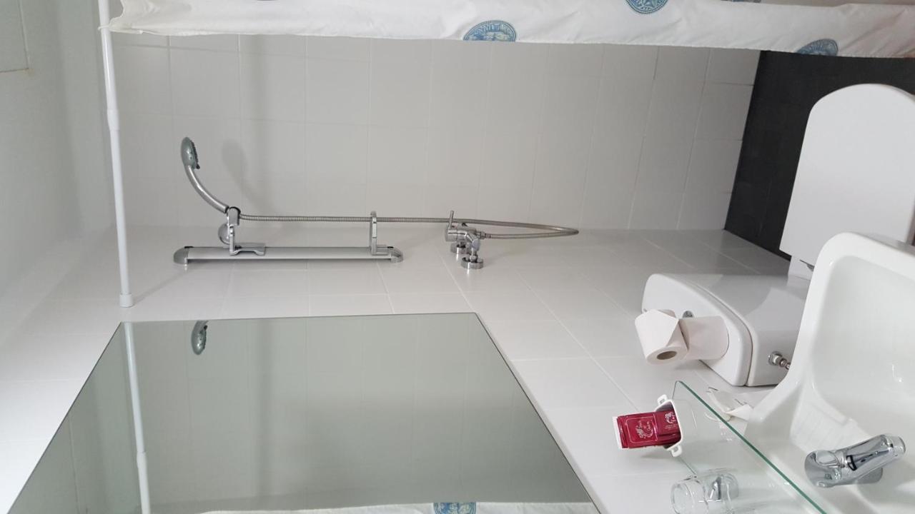 Hostal Residencia Catalina ปาลามอส ภายนอก รูปภาพ