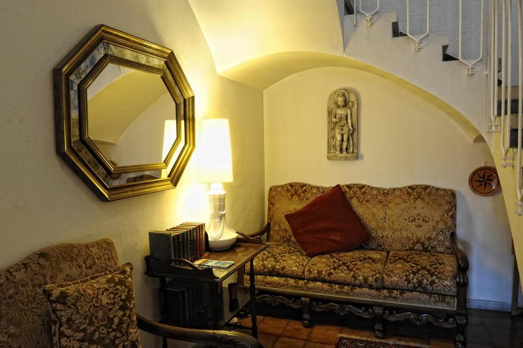 Hostal Residencia Catalina ปาลามอส ภายนอก รูปภาพ