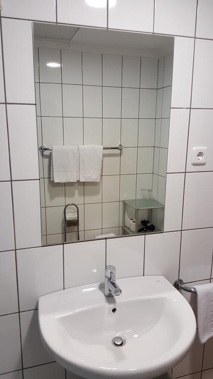 Hostal Residencia Catalina ปาลามอส ภายนอก รูปภาพ