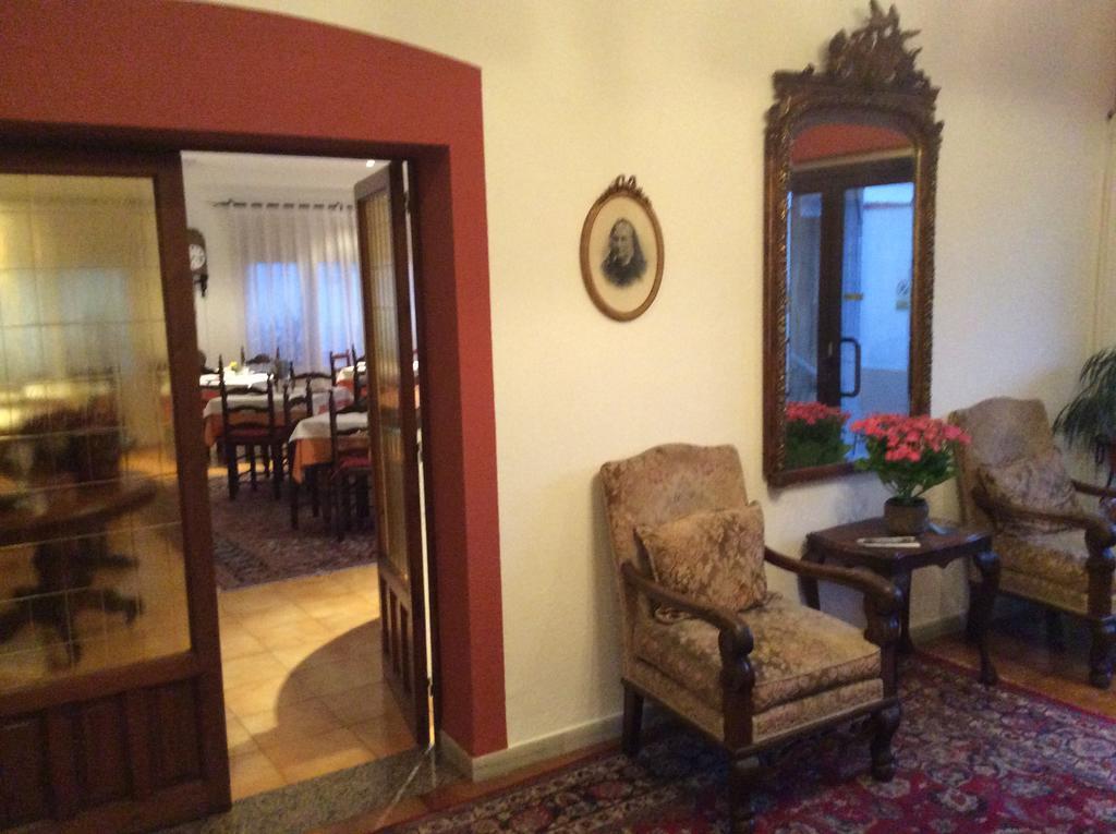 Hostal Residencia Catalina ปาลามอส ภายนอก รูปภาพ