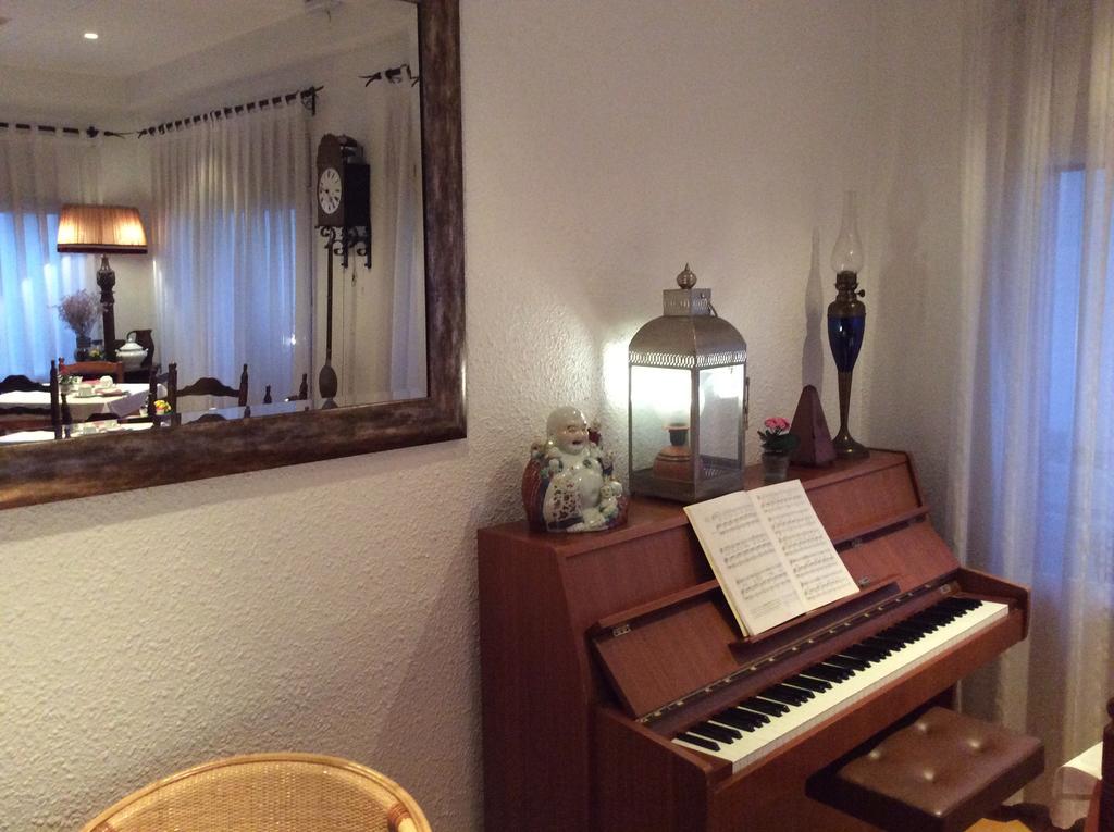 Hostal Residencia Catalina ปาลามอส ภายนอก รูปภาพ