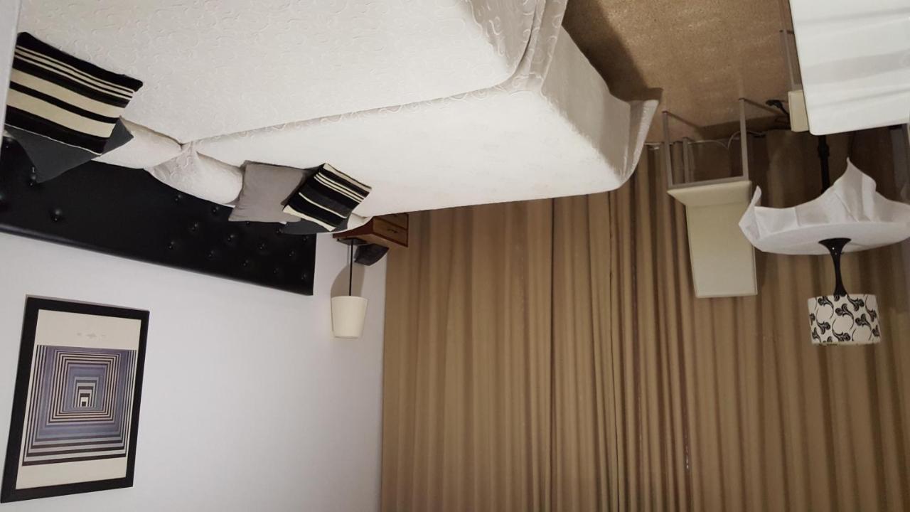 Hostal Residencia Catalina ปาลามอส ภายนอก รูปภาพ