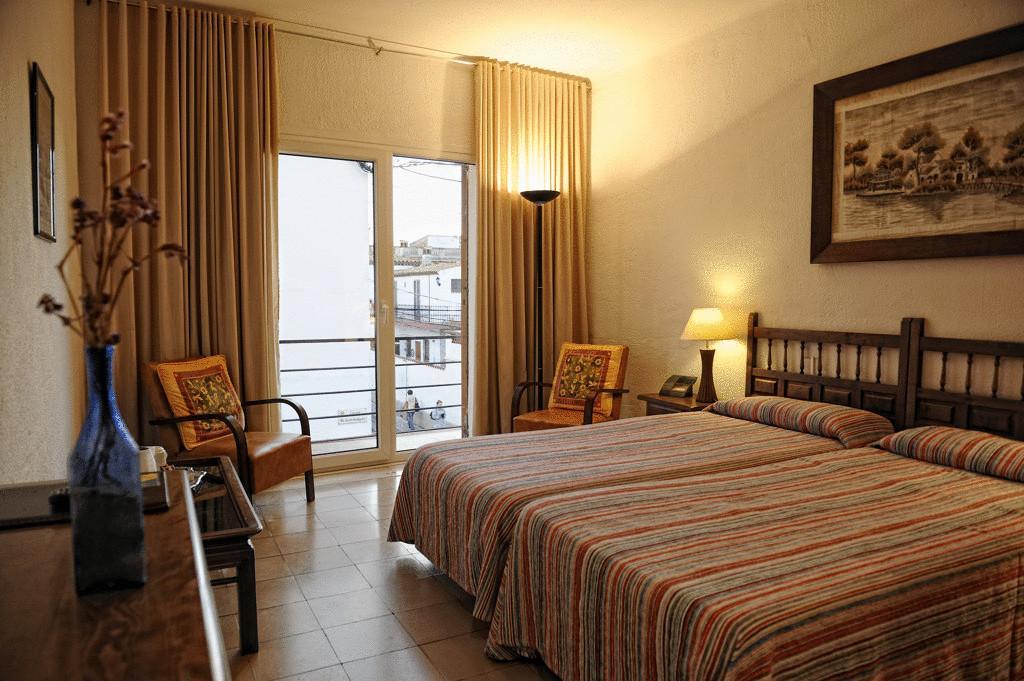 Hostal Residencia Catalina ปาลามอส ห้อง รูปภาพ